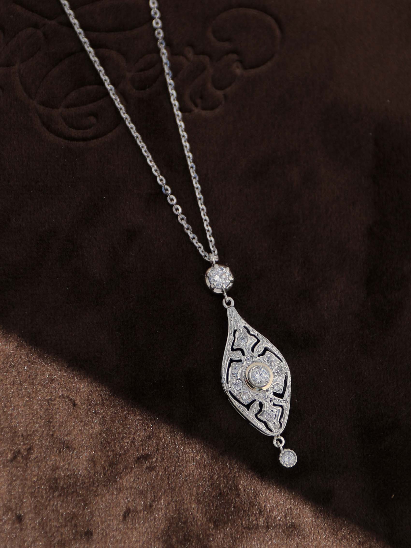 COLLAR ADELA