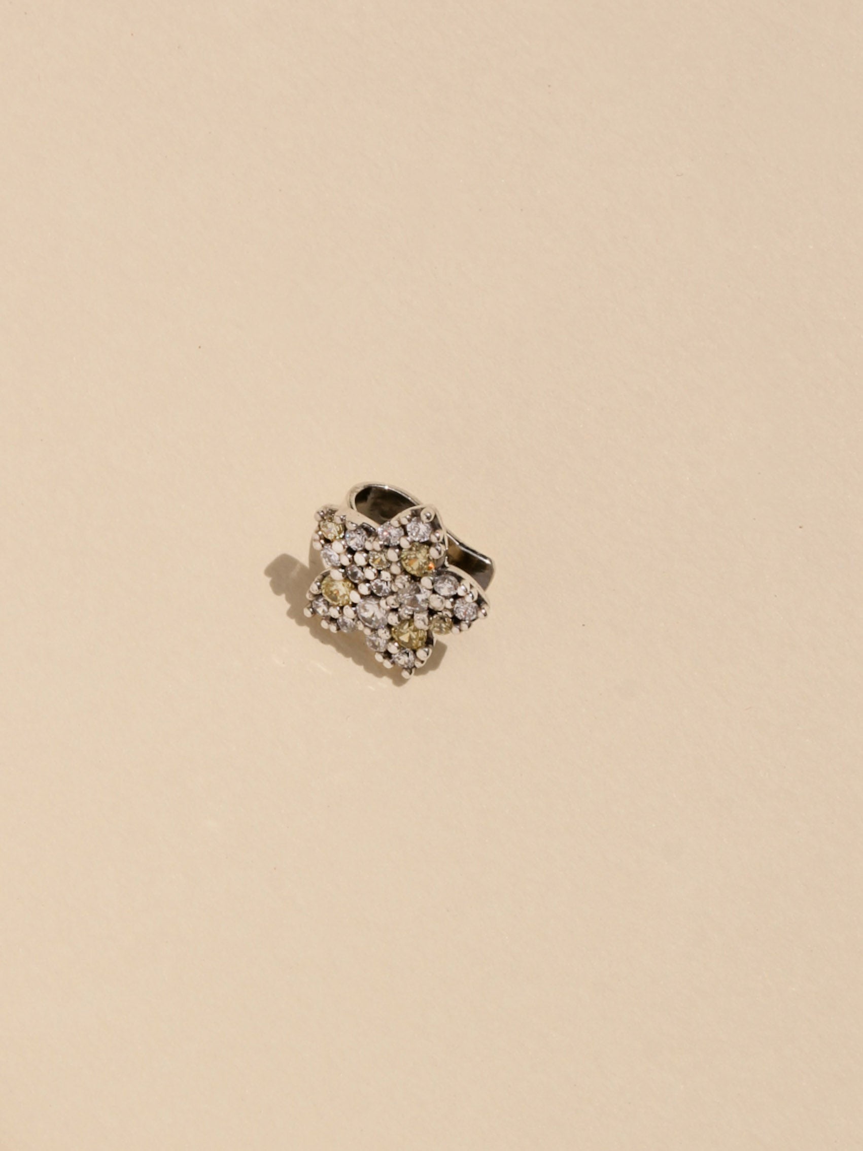PENDIENTE EARCUFF MIMAS