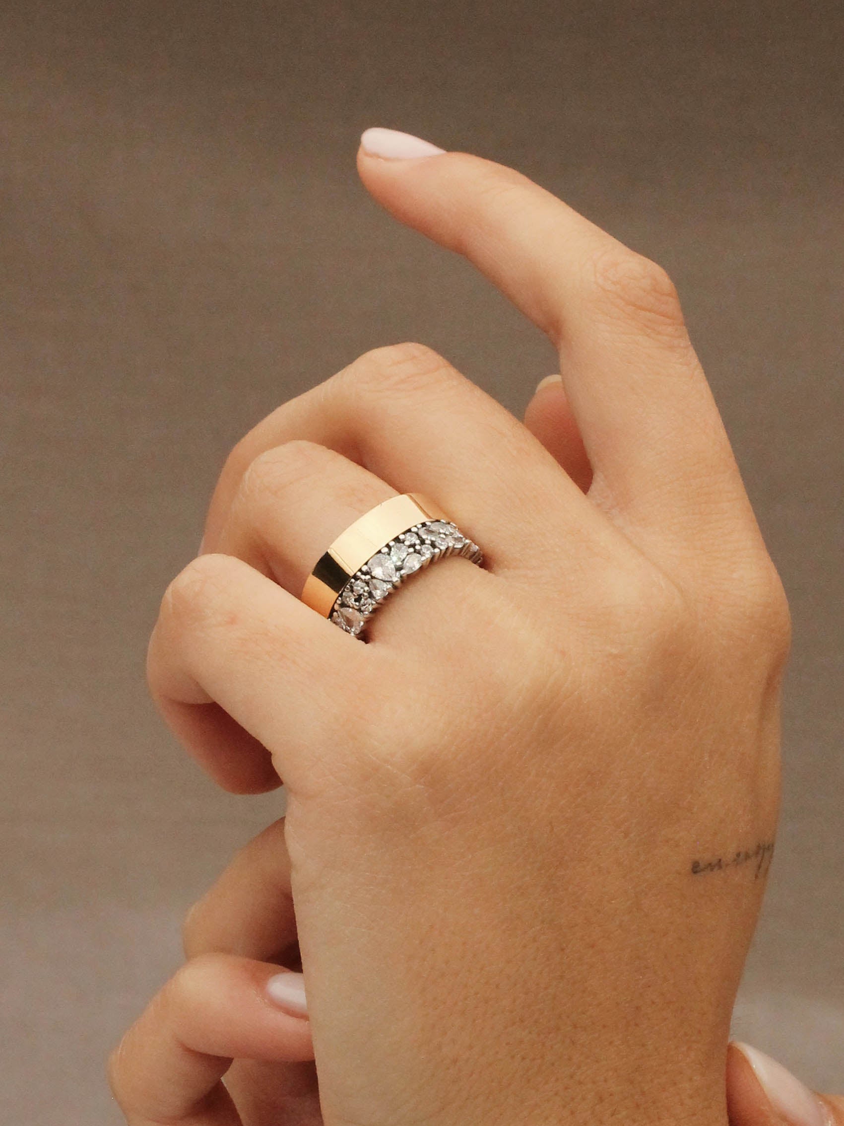 ANILLO HYADES 10