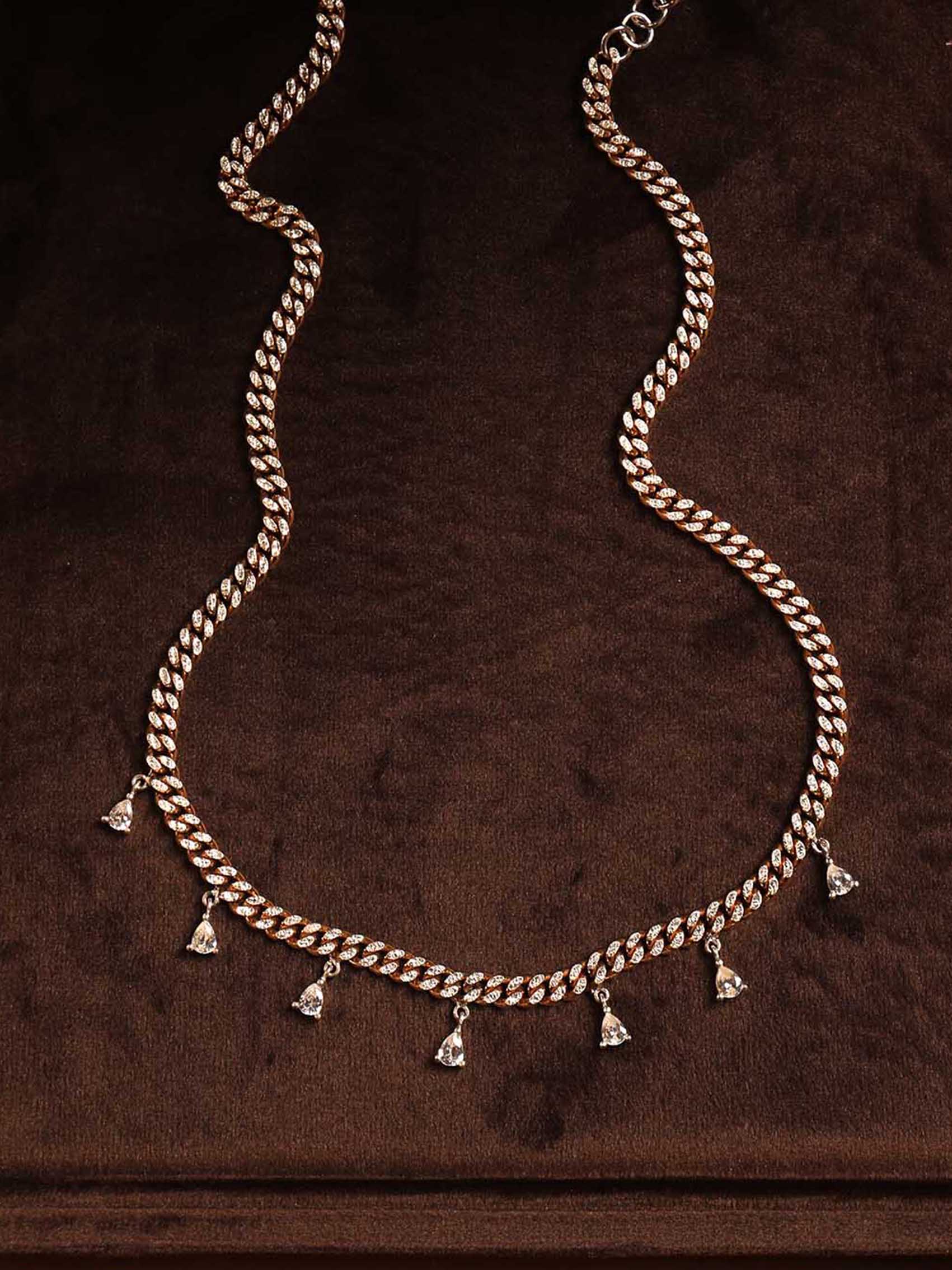 COLLAR VEGAS
