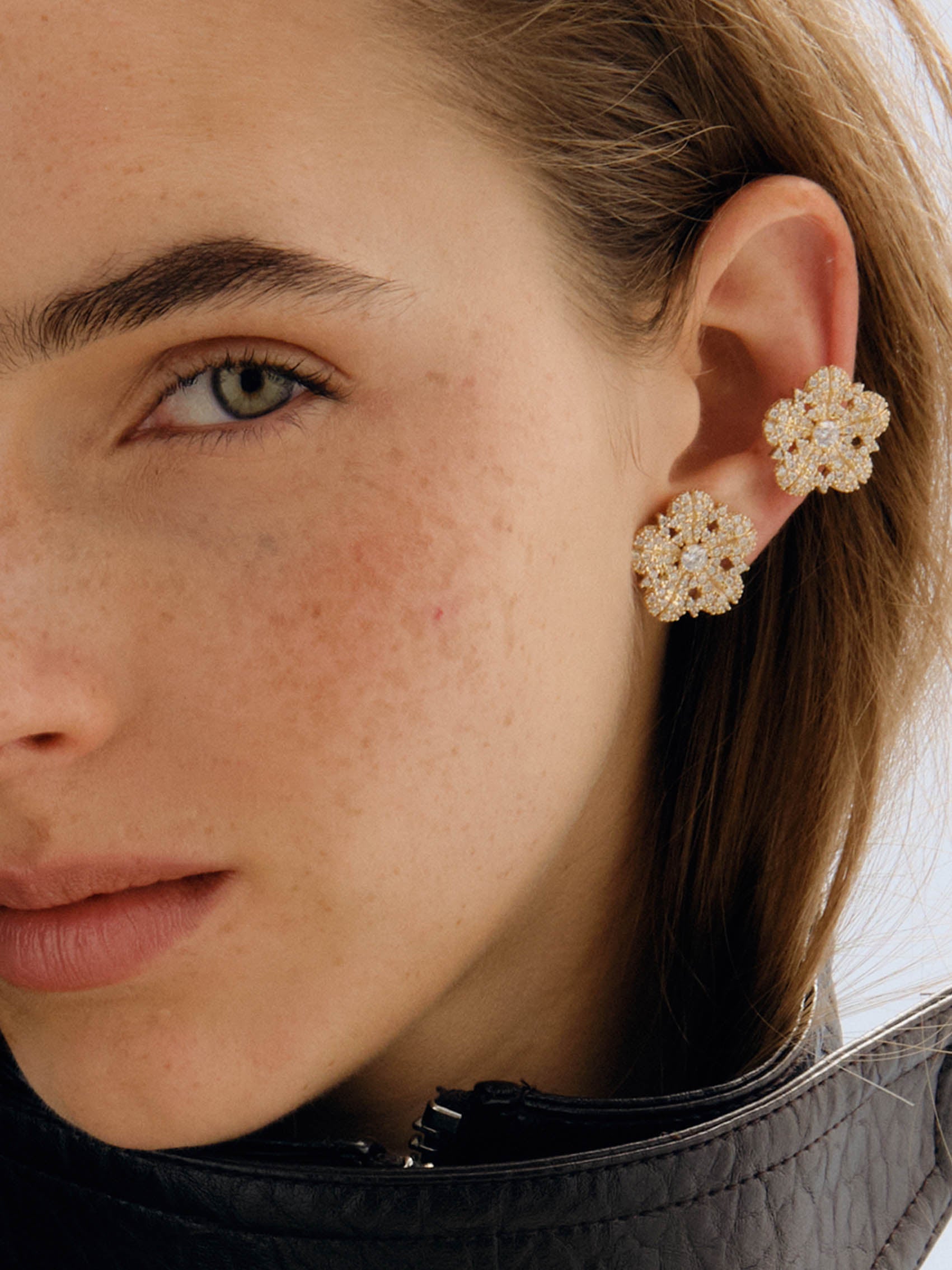 PENDIENTE Y EARCUFF MIMAS