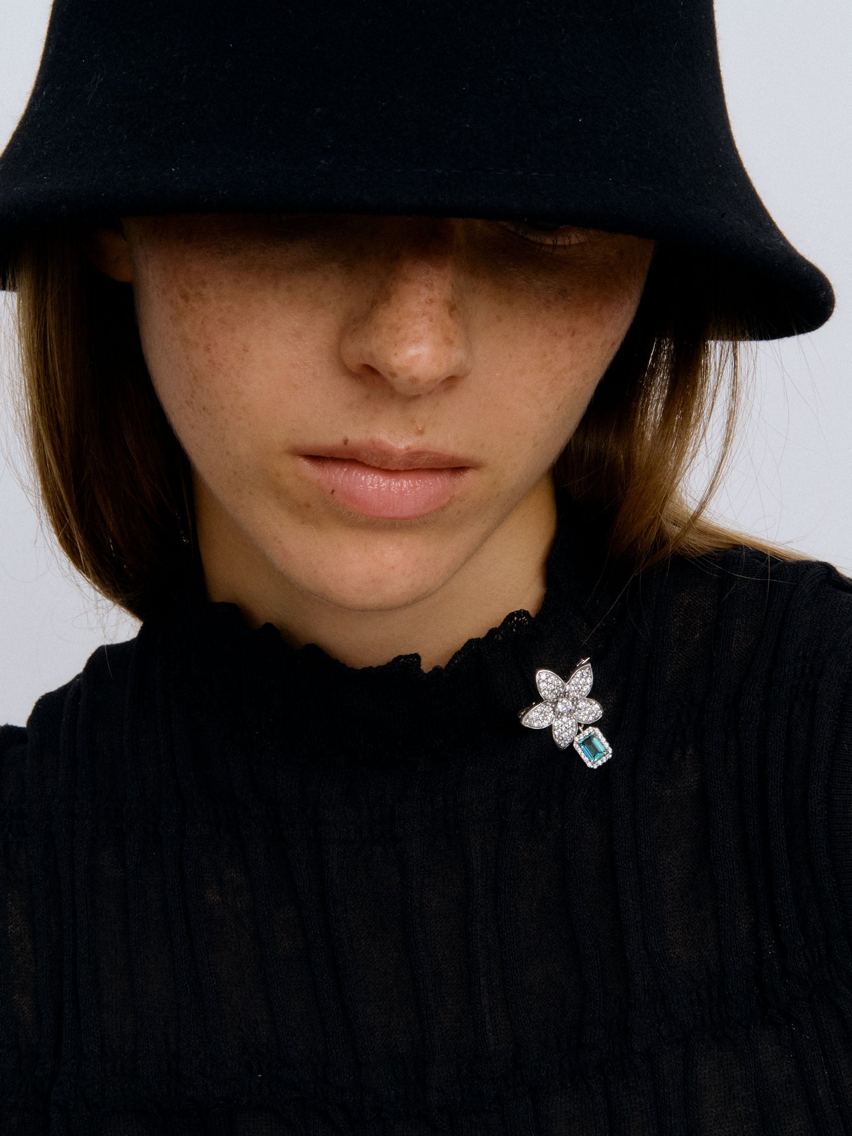 BROCHES APRÈS